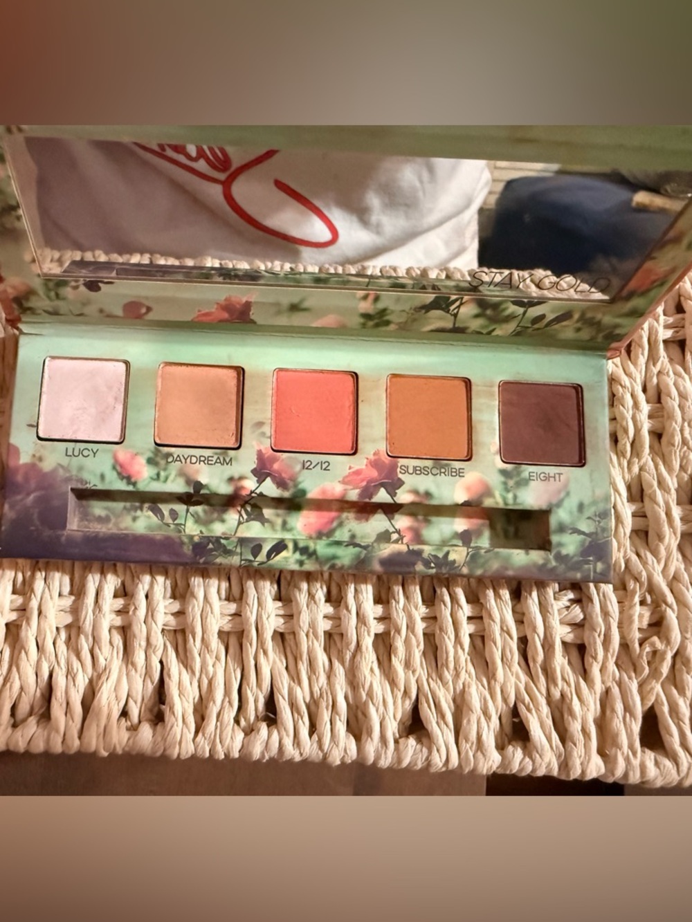 BUNDLE SALE 5/$20 
Urban Decay Floral Palette - Peach, Coral, Pink, Brown, Cream